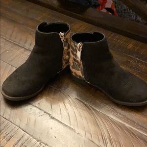 Kenneth Cole ankle boot